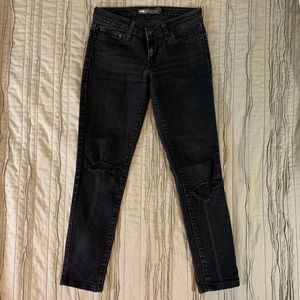 Levi’s Demi Curve Mid Rise Skinny Jeans in black
